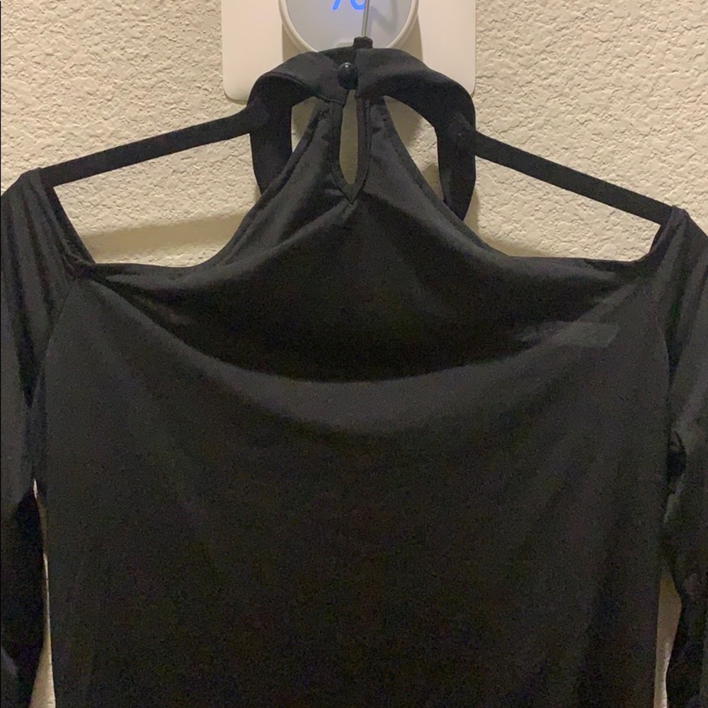 Cold shoulder top - Picture 3 of 3
